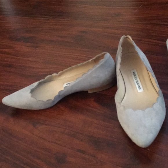 Manolo Blahnik scalloped flats - Picture 2 of 5